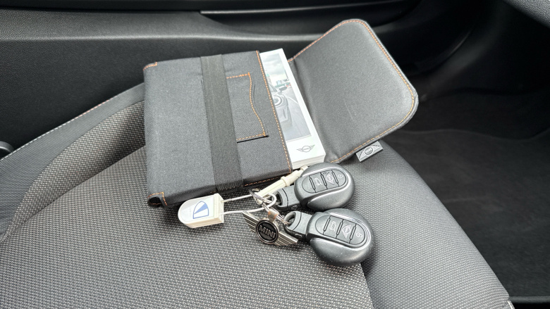 MINI Hatchback 1.5 Cooper Classic 3dr Petrol Hatchback